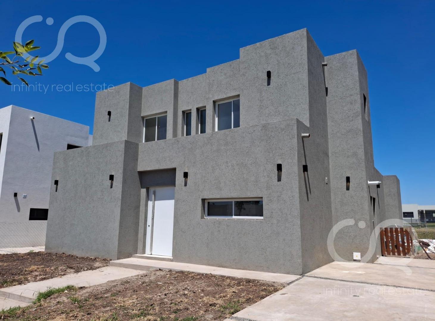 Venta Casa en Pilar Del Este - Santa Lucía