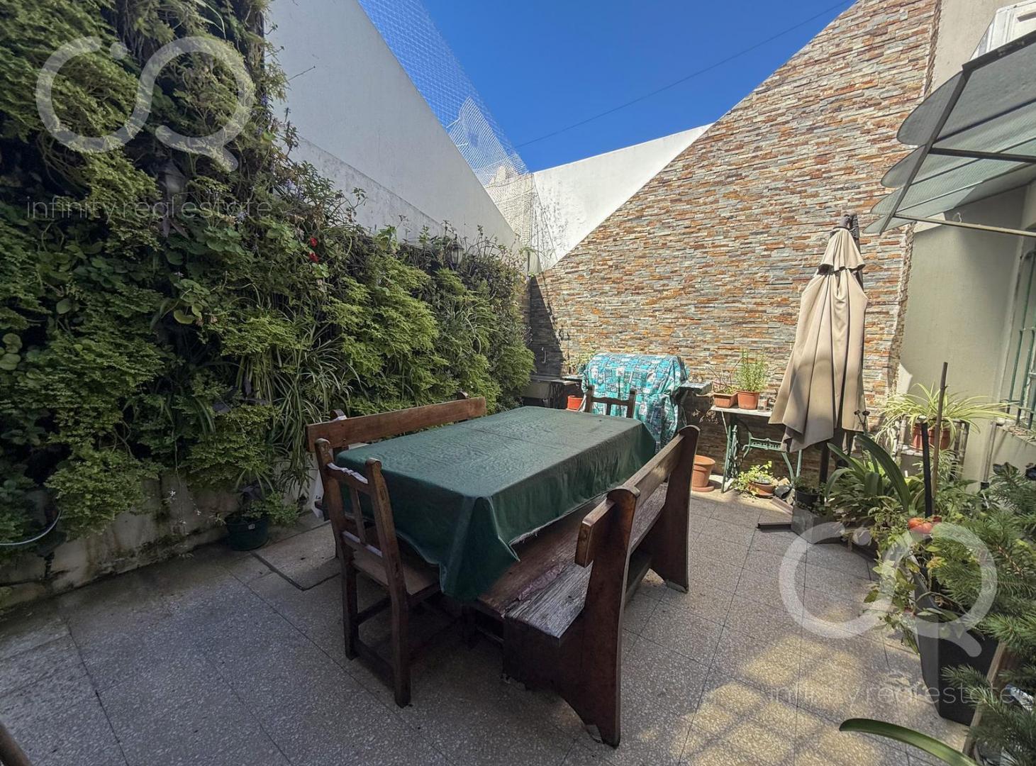 Venta-Casa en Villa Luro-5 ambientes-terraza-balcon- Apto Credito