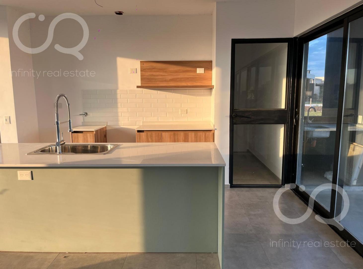 Venta Casa San Sebastián Al Lago Área 8