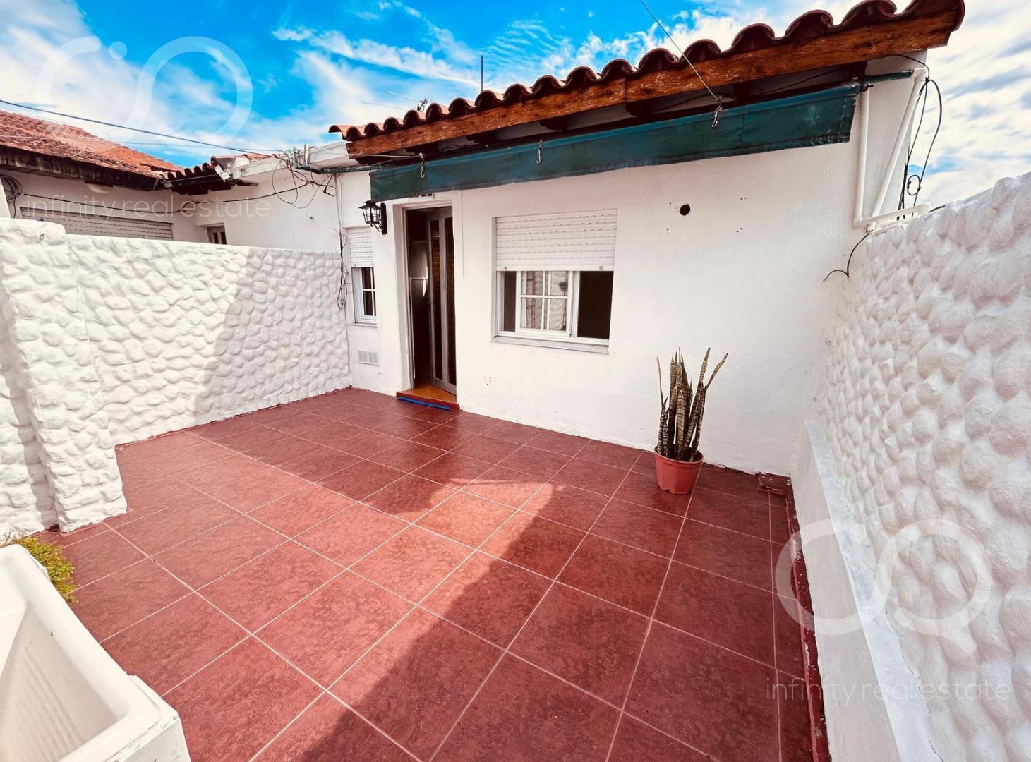 VENTA PH 2 Amb. con Gran Patio super luminoso en Villa Luzuriaga
