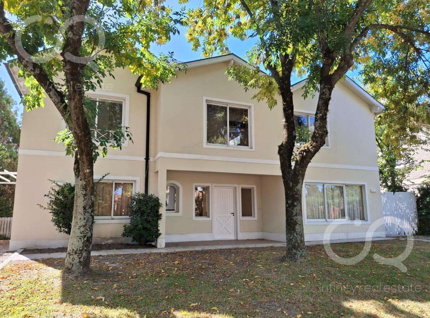 Casa en venta en Barrio Bermudas - Pilar