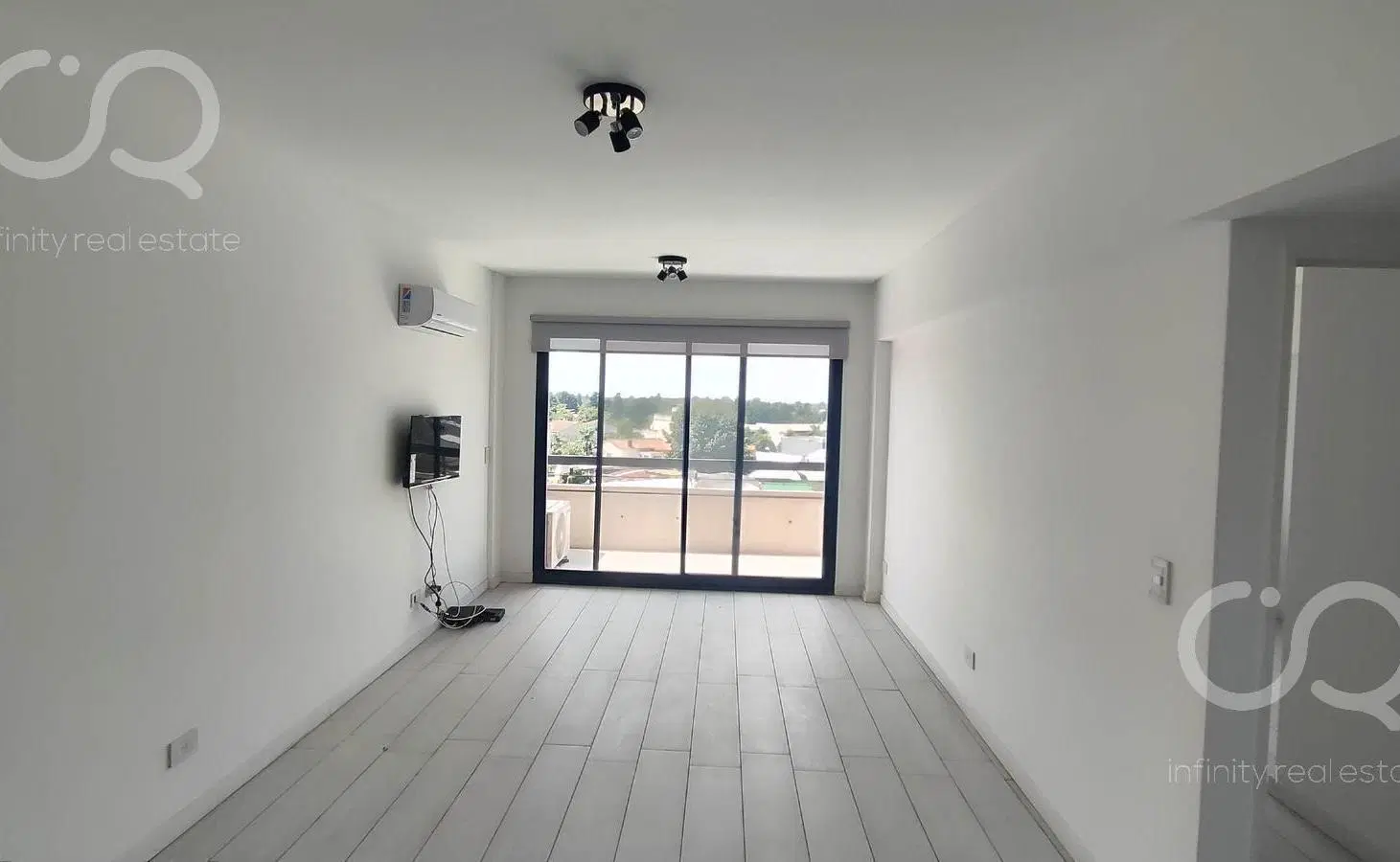 VENTA, DEPARTAMENTO TRES AMBIENTES, DON TORCUATO, CON 2 COCHERAS 4