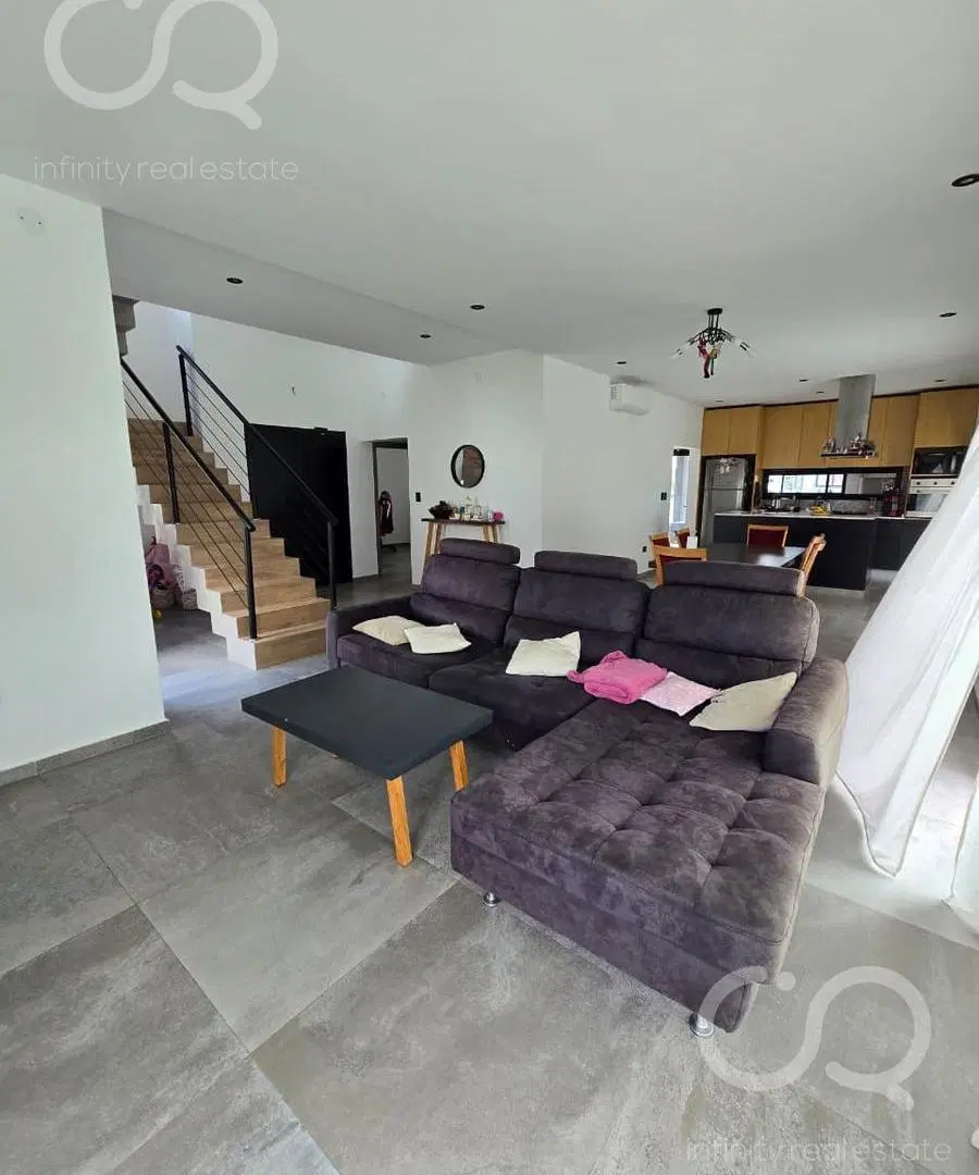 Casa en alquiler en Barrio Privado El Rebenque – 5 ambientes, pileta, galería con parrilla y suite c 3