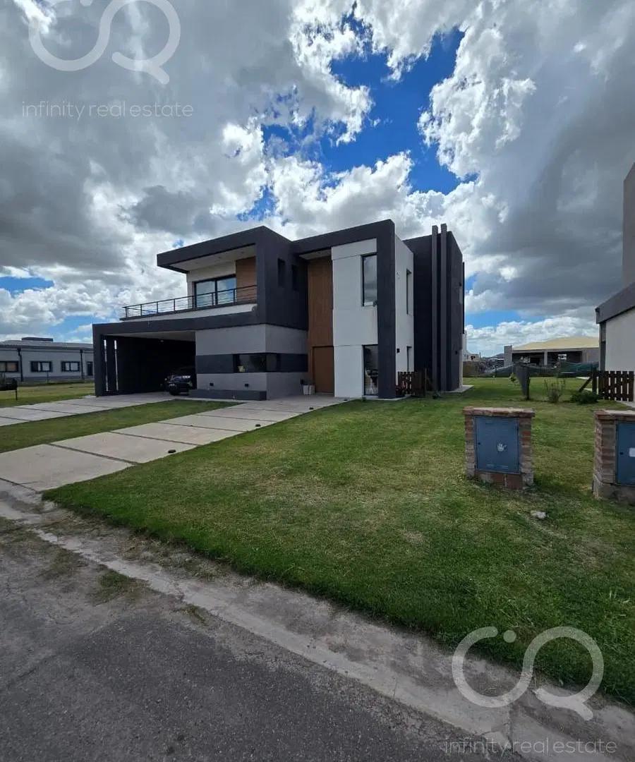 Casa en alquiler en Barrio Privado El Rebenque – 5 ambientes, pileta, galería con parrilla y suite c 5