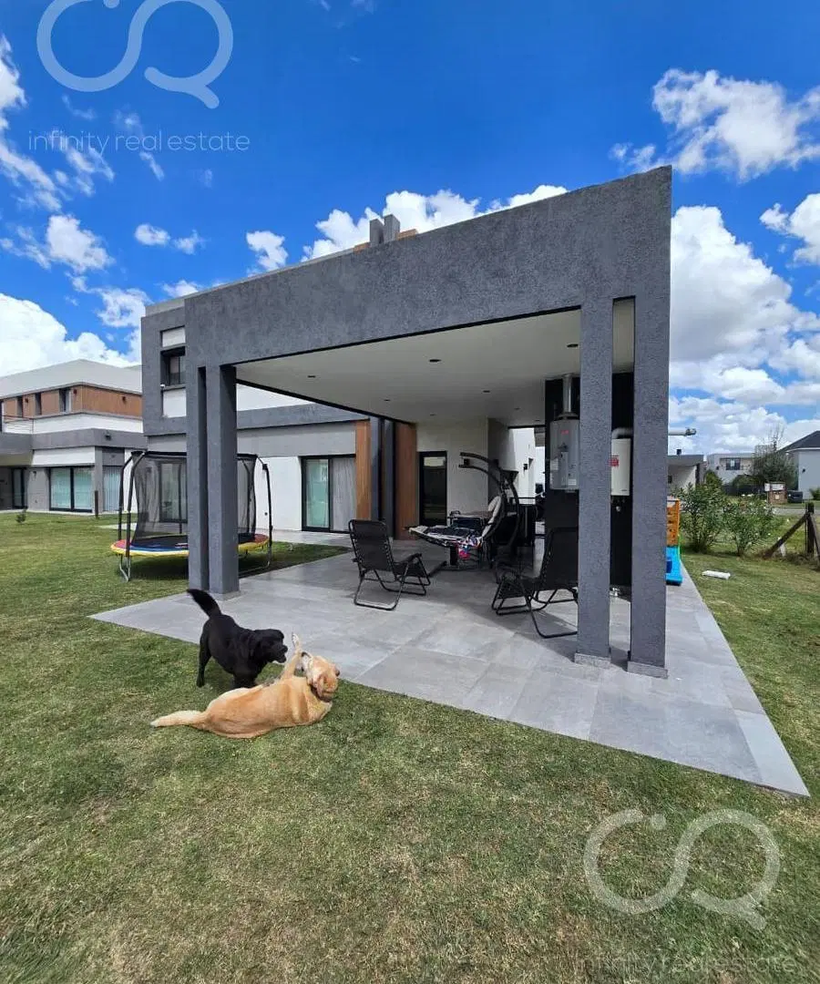 Casa en alquiler en Barrio Privado El Rebenque – 5 ambientes, pileta, galería con parrilla y suite c 2