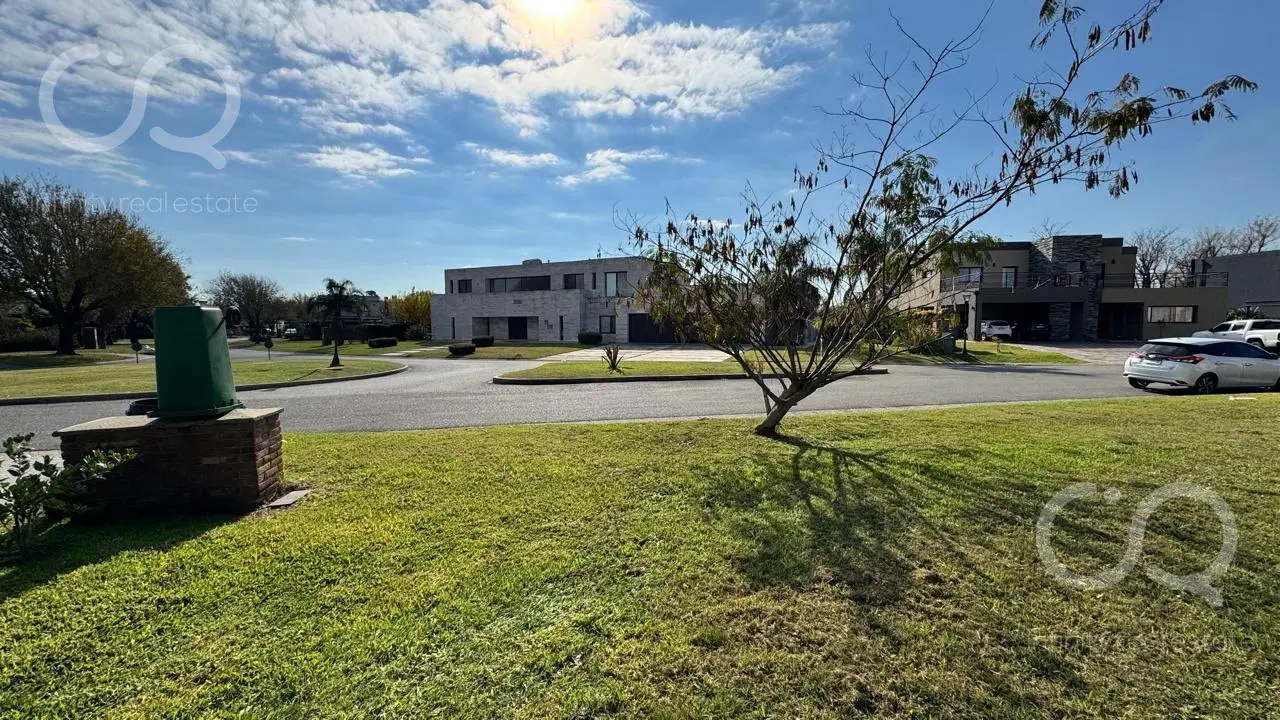 IMPERDIBLE!! VENTA HERMOSO TERRENO INTERNO EN HARAS SANTA MARIA - BARRIO EL ATARDECER 3
