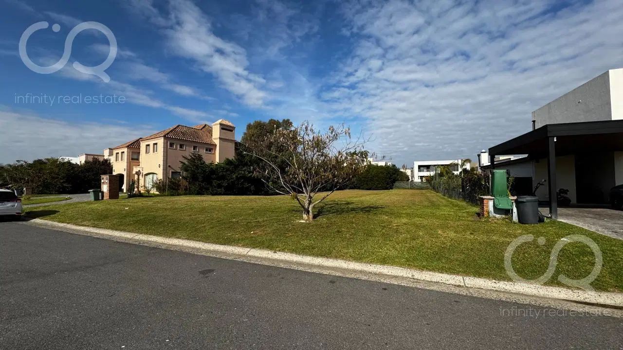IMPERDIBLE!! VENTA HERMOSO TERRENO INTERNO EN HARAS SANTA MARIA - BARRIO EL ATARDECER 4
