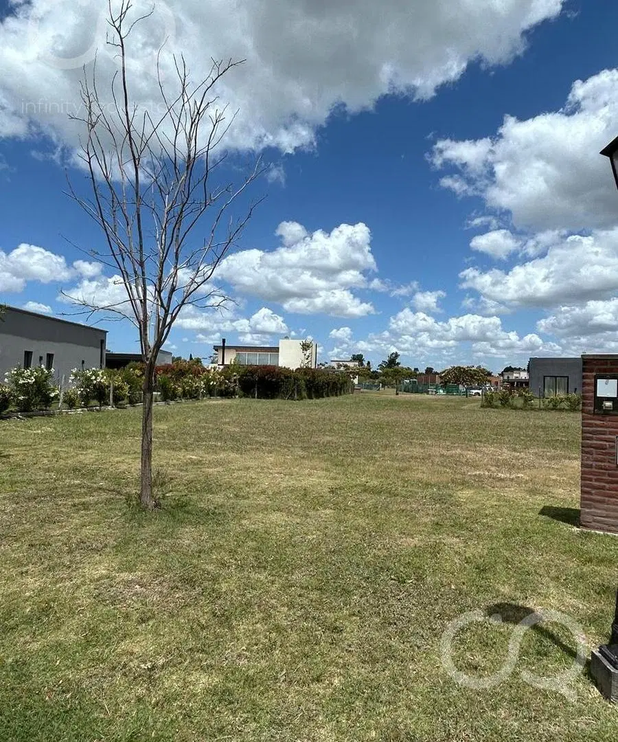 Terreno en Pilar del Este Barrio Santa Elena 4