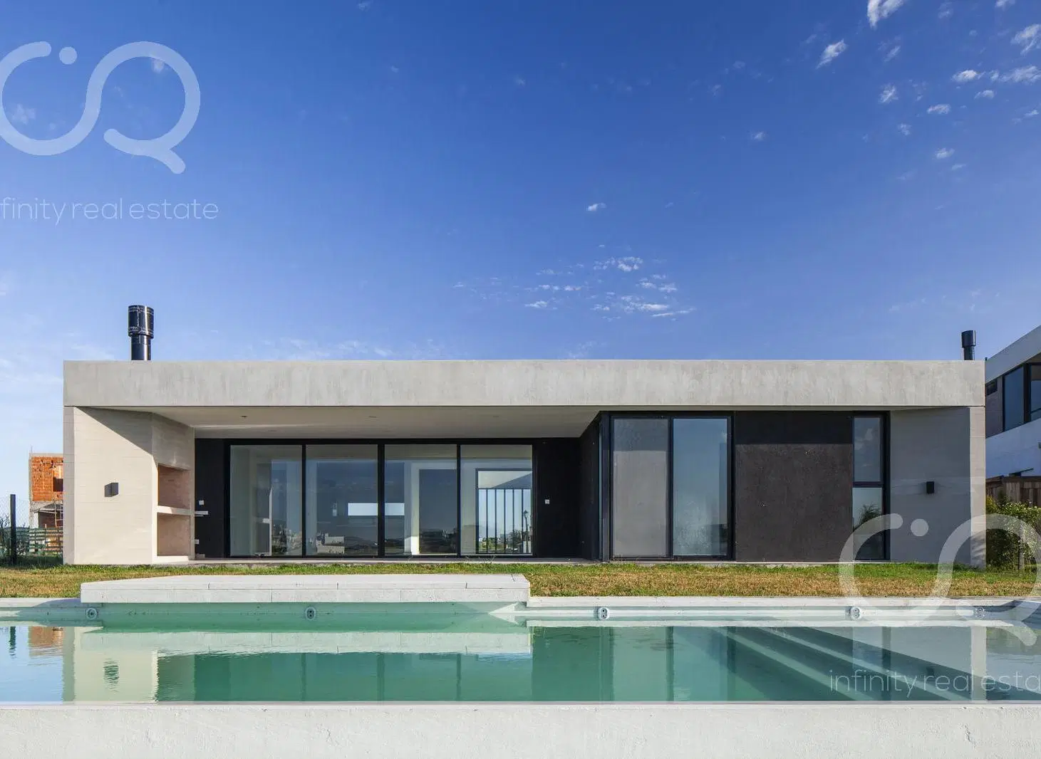 CASA EN VENTA VILLAGE PLAZA 5