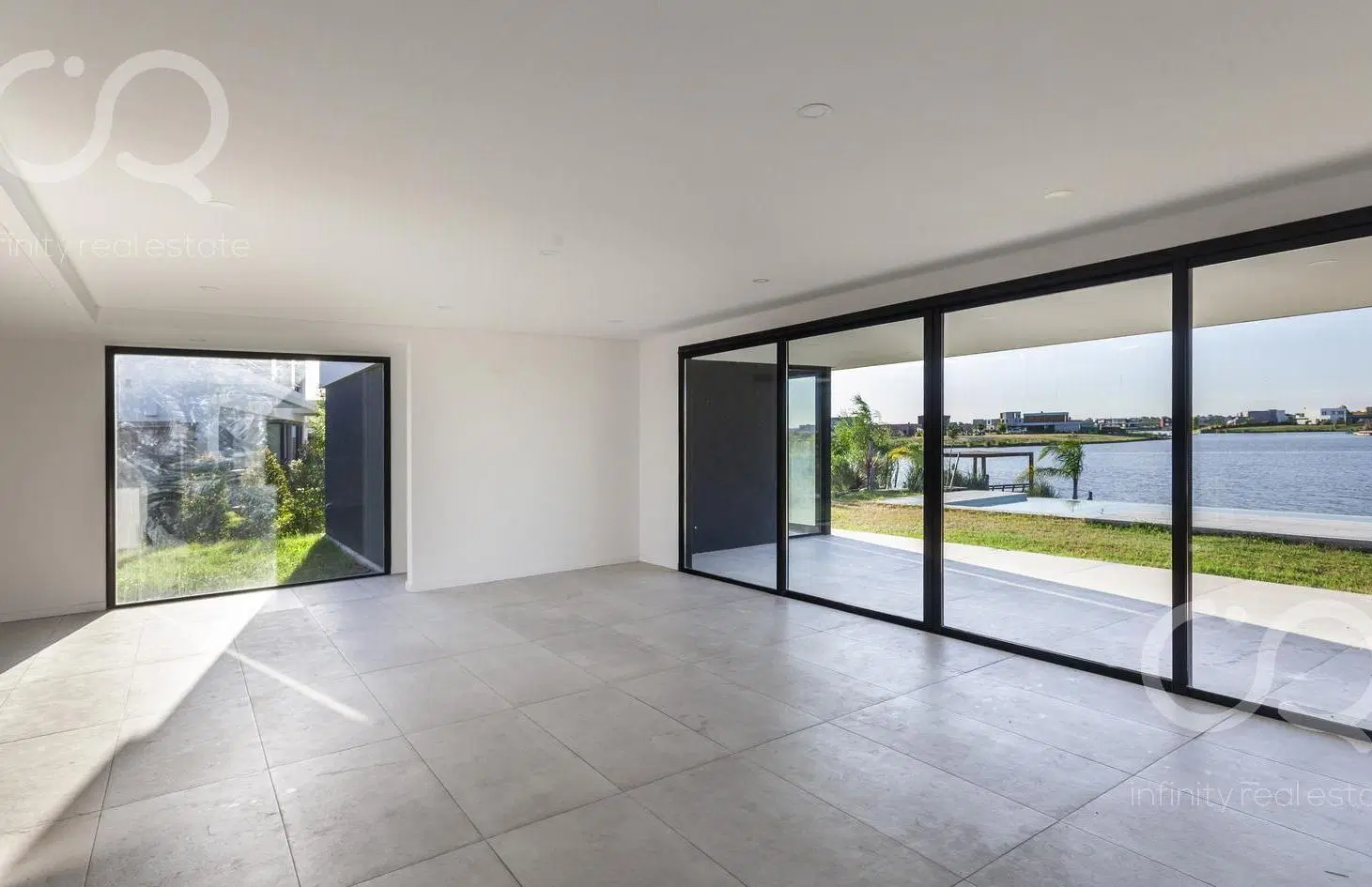 CASA EN VENTA VILLAGE PLAZA 4