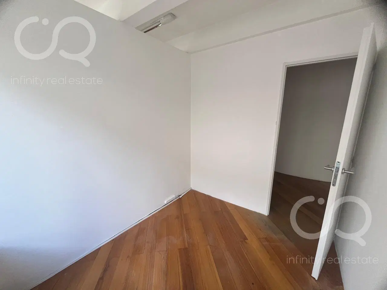 ALQUILER OFICINA COMERCIAL MICROCENTRO-PISO ENTERO 4