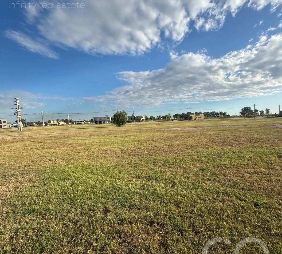 Venta de Lote en esquina en Fincas de San Vicente Sector Lagunas 2