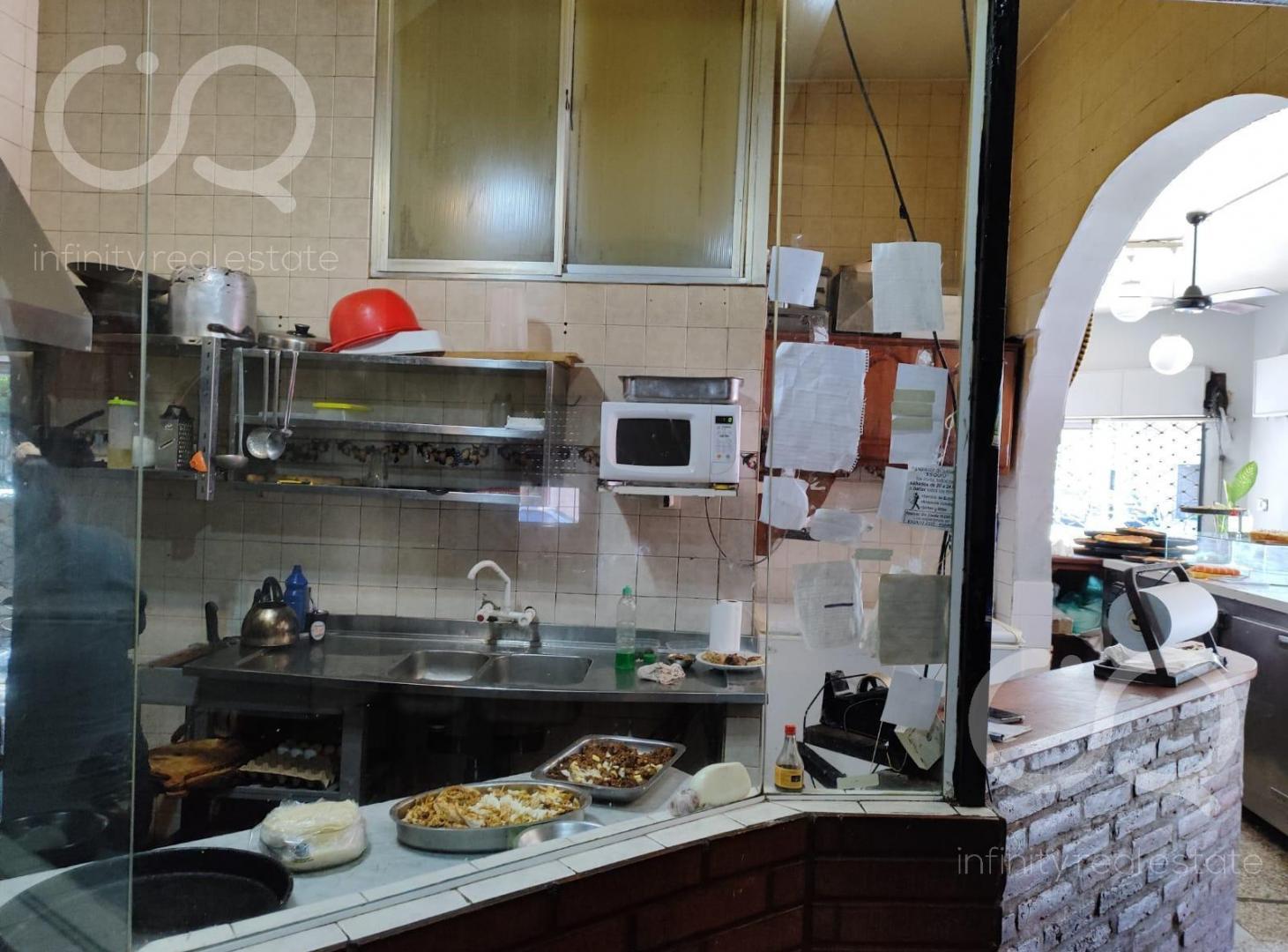 Foto de VENTA LOCAL COMERCIAL Y DOS PH DE TRES AMBIENTES MUNRO, imagen 3