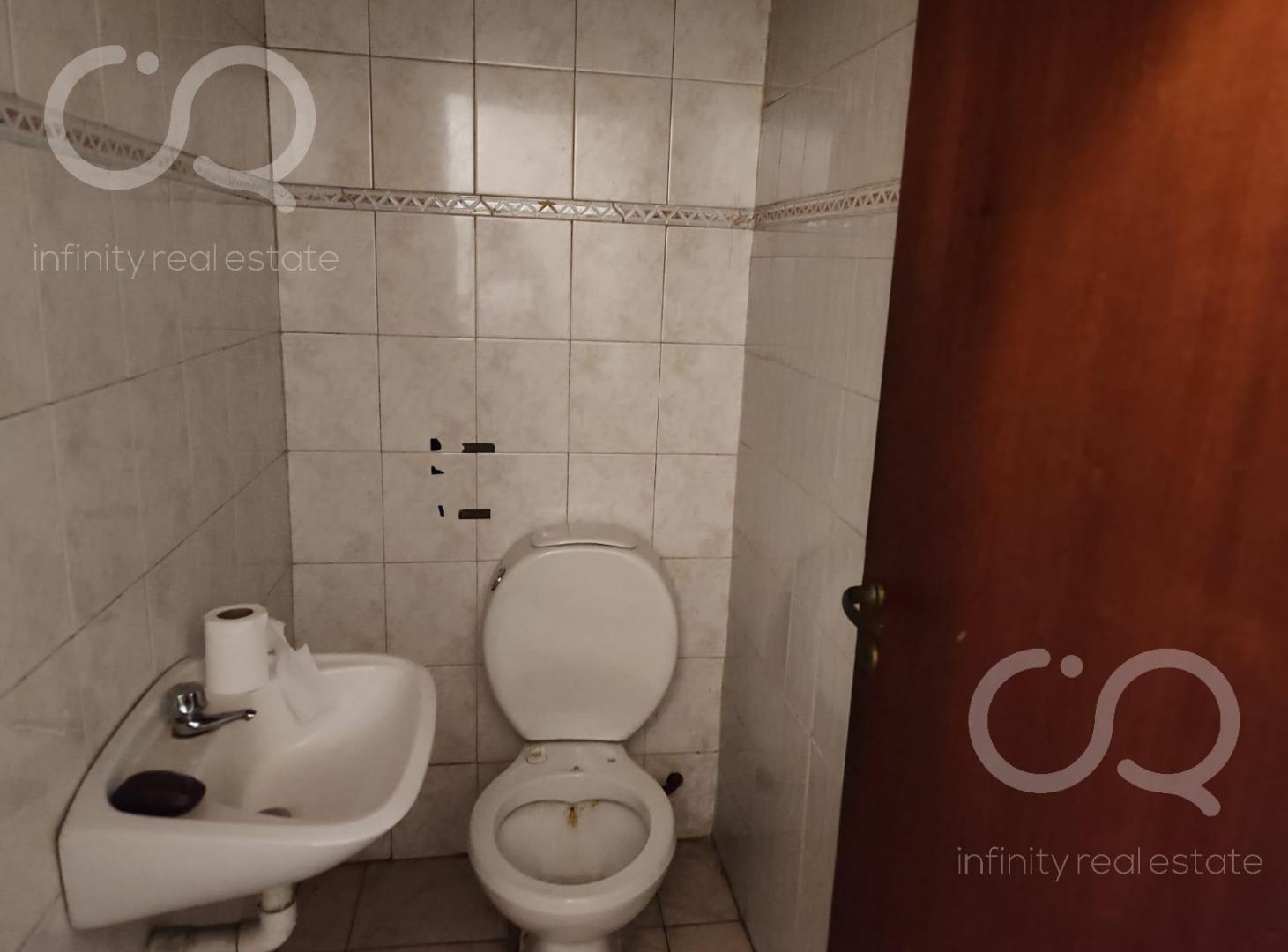 Foto de VENTA LOCAL COMERCIAL Y DOS PH DE TRES AMBIENTES MUNRO, imagen 1