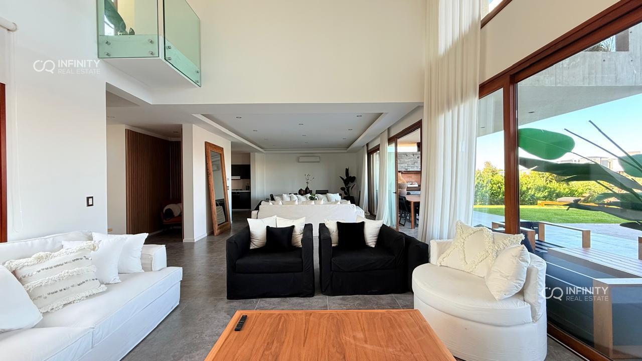 Foto de ALQUILER/ VENTA CASA 6 AMB CON MUELLE AL LAGO BARRIO VIRAZON NORDELTA, imagen 1