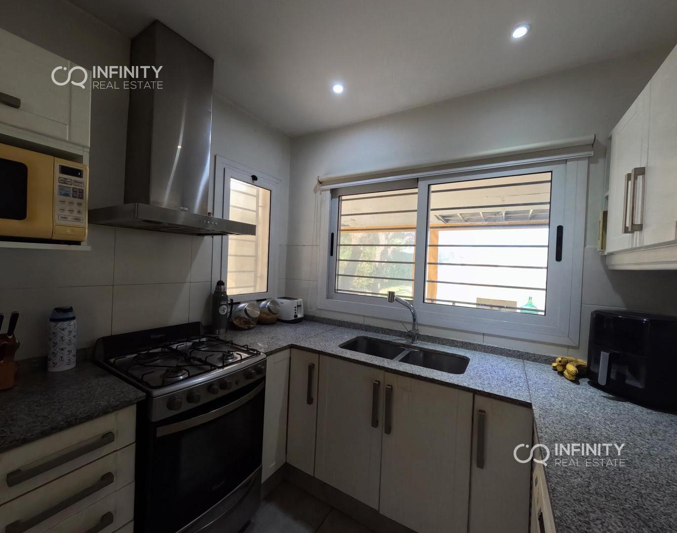 Foto de Casa en Pilar en venta zona residencial, 4 ambientes con de terreno, imagen 5