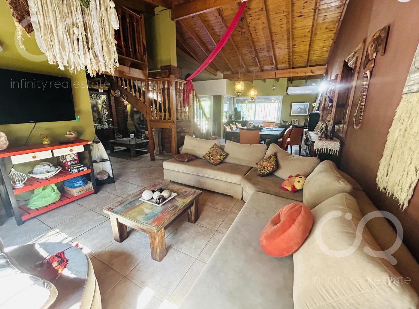Foto de Venta - Casa para dos familias - Parque - Piscina - Zona de Quintas, imagen 4