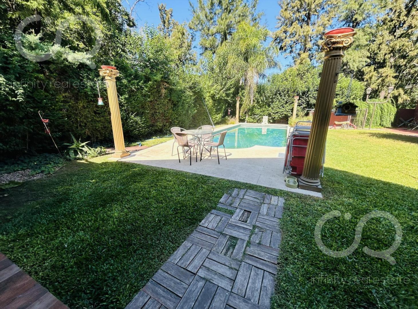 Foto de Venta - Casa para dos familias - Parque - Piscina - Zona de Quintas, imagen 1