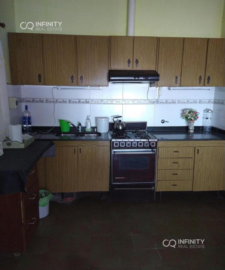 Foto de VENTA CASA CON LOCAL JOSE C PAZ, imagen 3