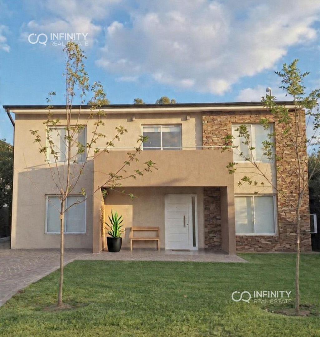 Foto de VENTA CASA 4 AMB SANTA GUADALUPE PILETA, imagen 2