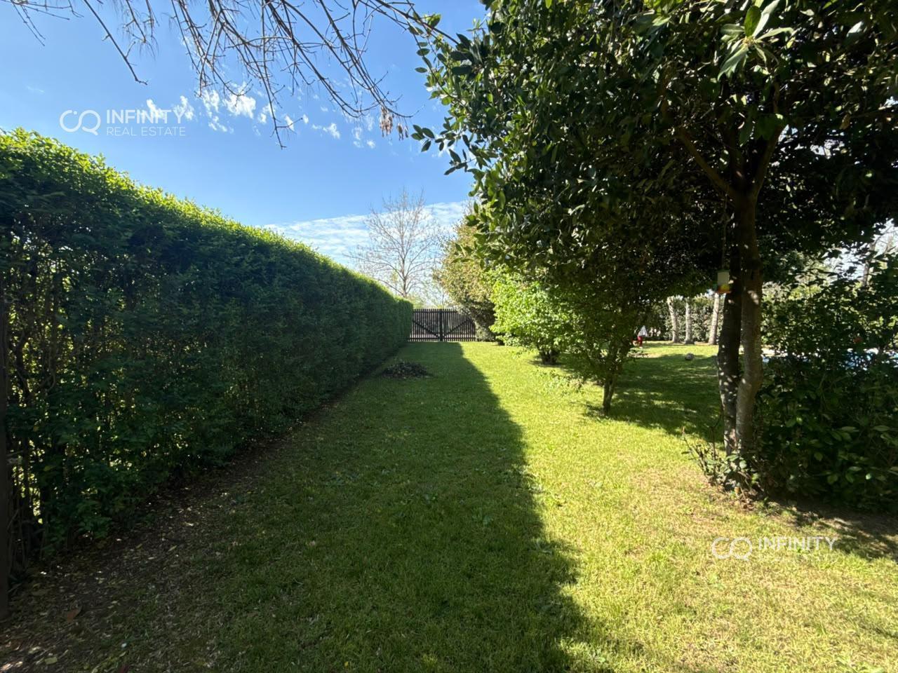 Foto de VENTA HERMOSA CASA QUINTA EN GRAL RODRIGUEZ- CON PILETA Y AMPLIO PARQUE, imagen 3