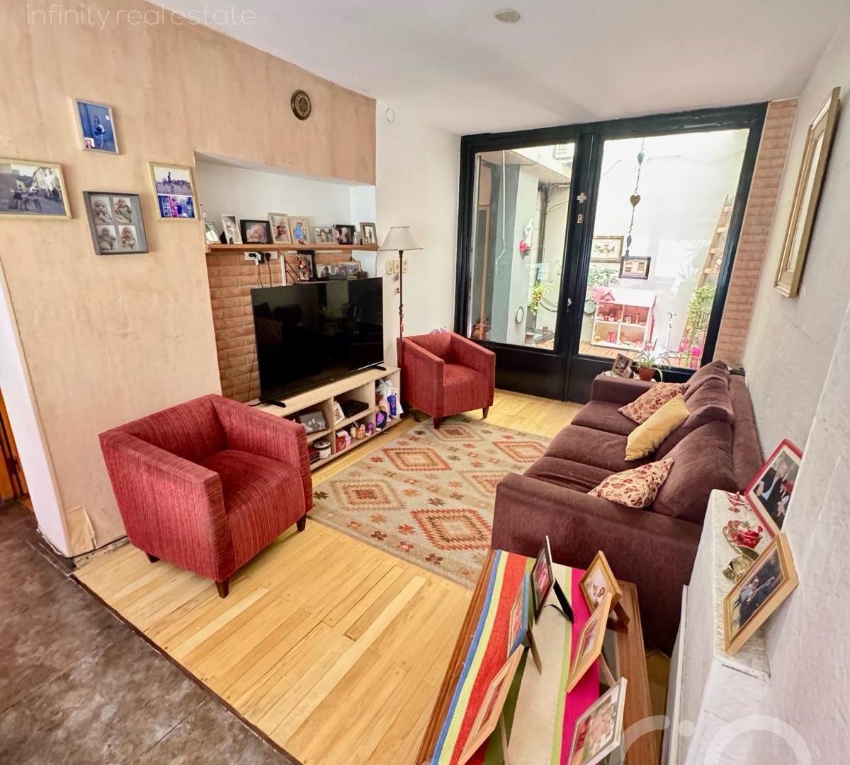 Foto de VENTA Y/O PERMUTA - PH 6 AMB. EN BELGRANO- SIN EXPENSAS - 2 PATIOS Y, imagen 3