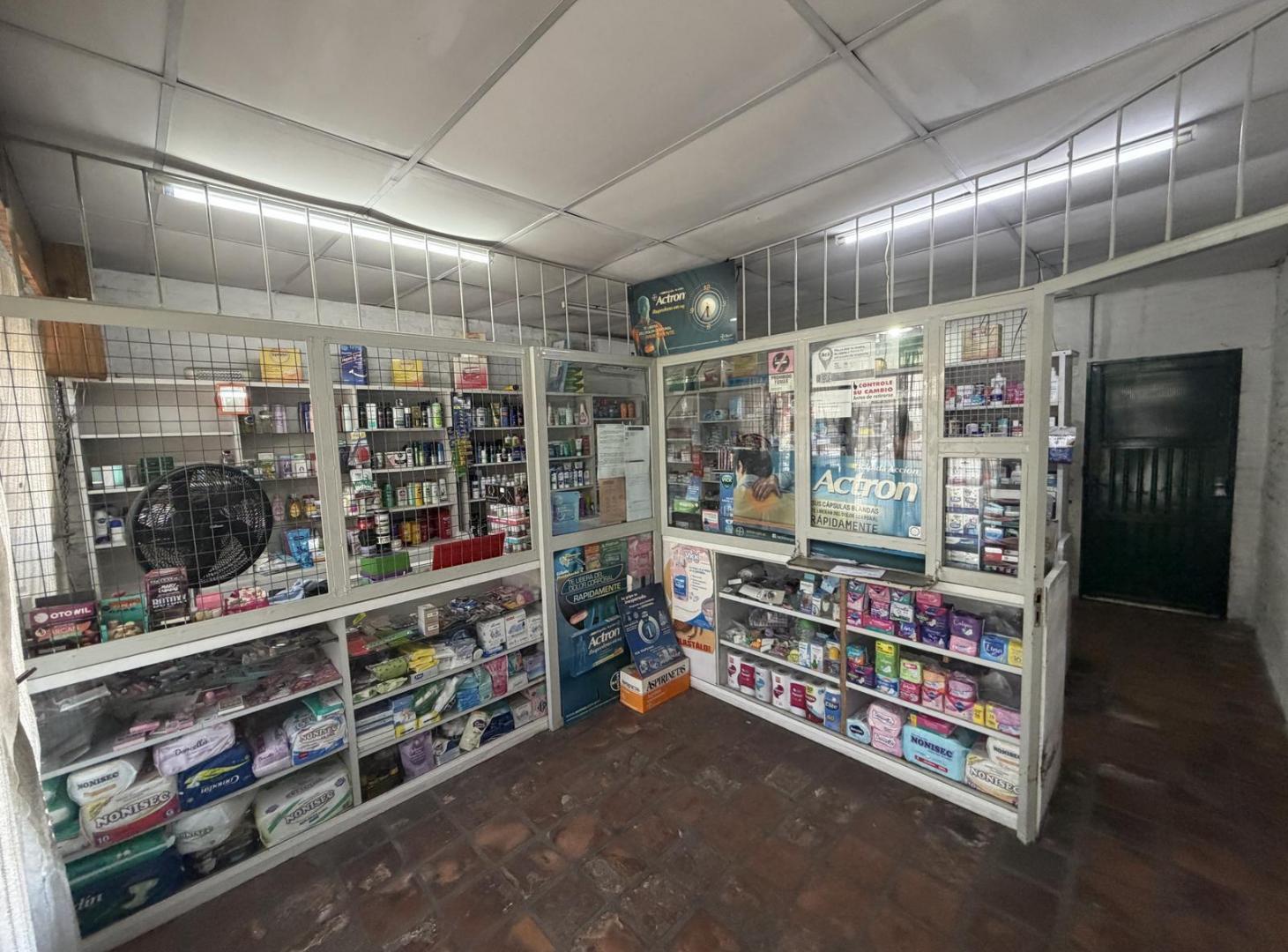 Foto de Oportunidad única – Venta Fondo de Comercio Farmacia en Fisherton, imagen 2