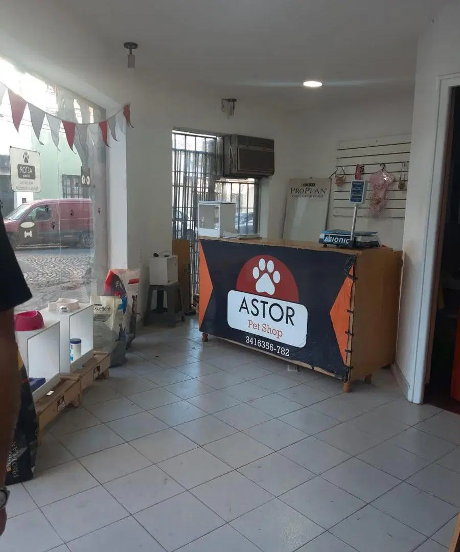 ALQUILER Local en Maipu y Gaboto! 4