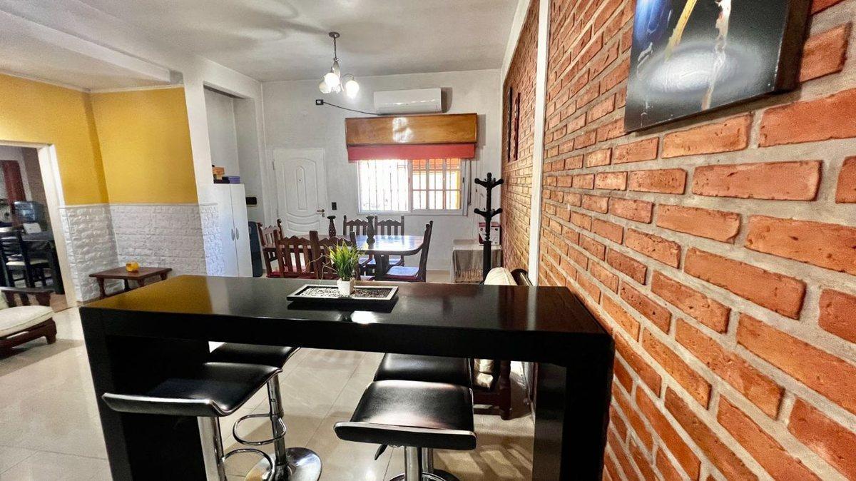 Venta Casa 3 Amb. con Cochera en Ituzaingo 4
