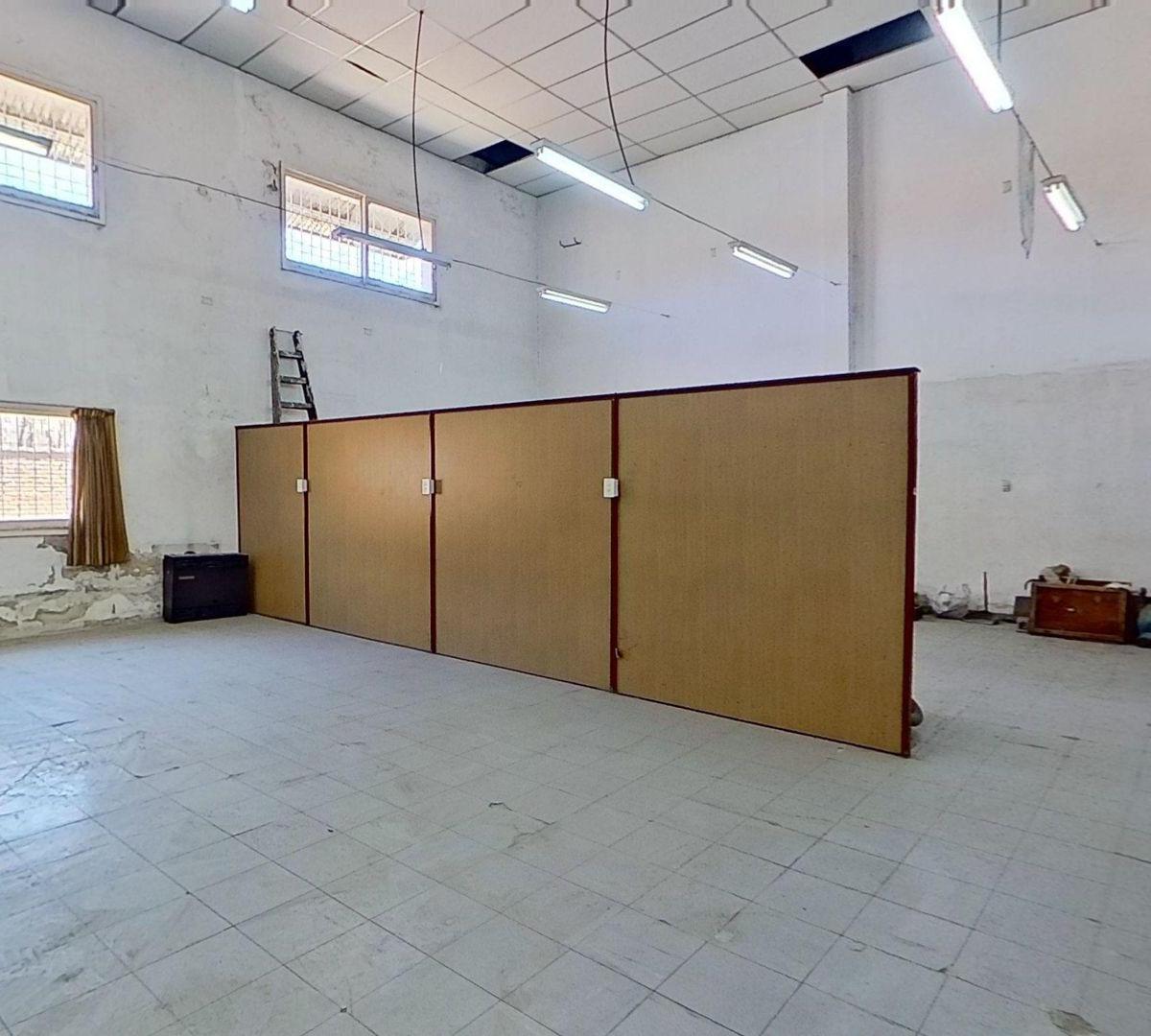 Don Torcuato - Venta Galpón con Depósito 5