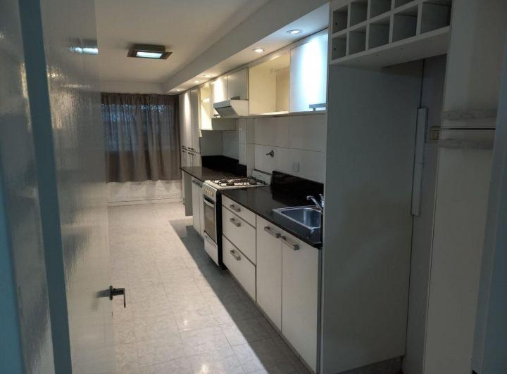 VENTA DE 4 AMBIENTES RECICLADO T: 127 M2-BURZACO 3