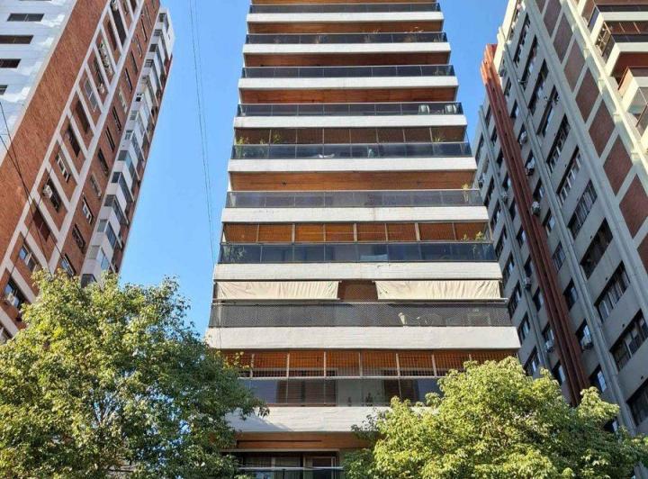 Venta - Belgrano - Semipiso 4 amb/ dep. - Cochera 1