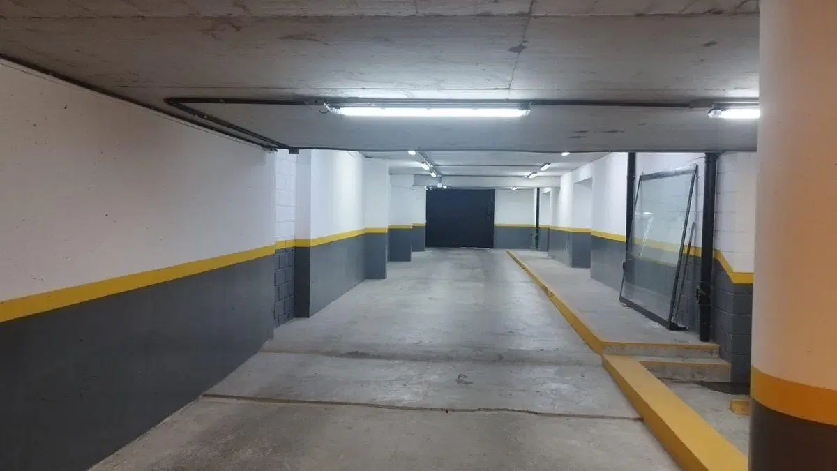 Cochera en Venta - Almagro - Edificio de categoria 5