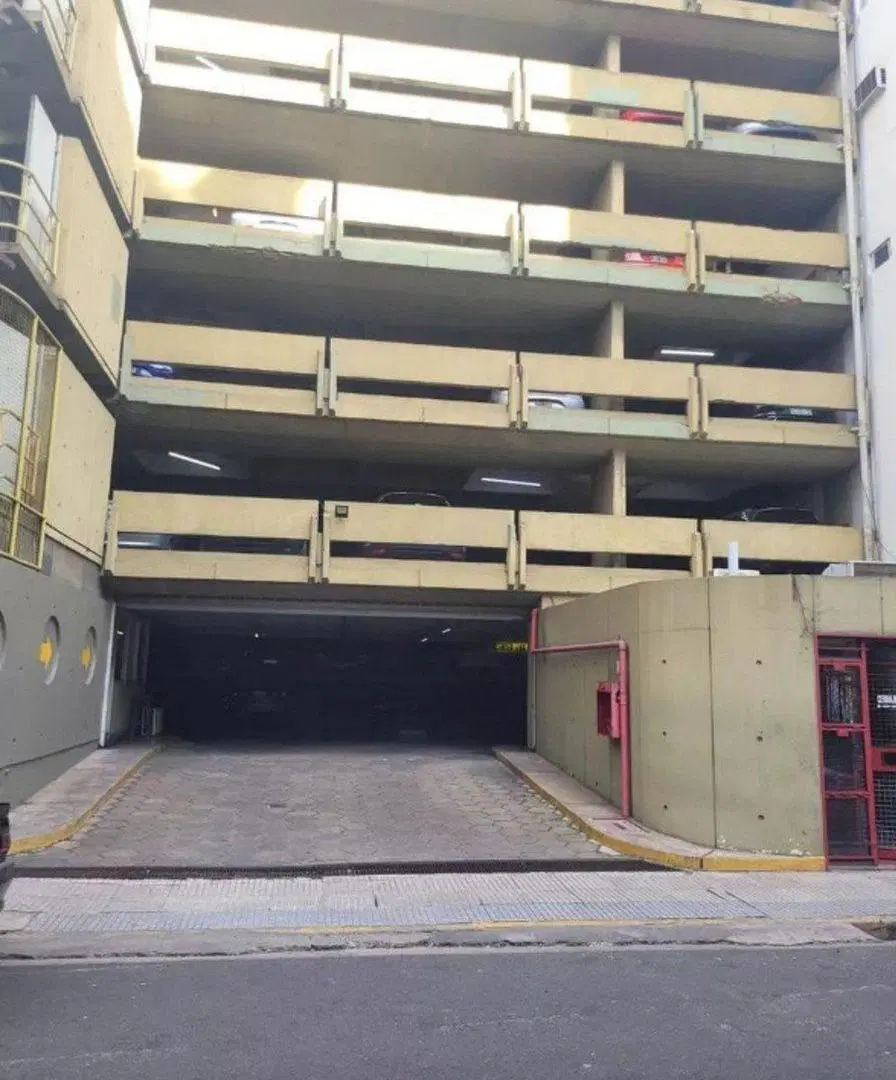 Venta Cochera Fija por rampa en 1er piso 2