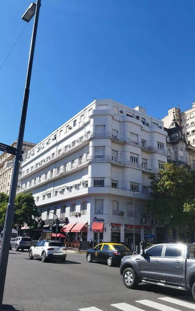 Venta Oficina Centro, Renovada c/balcon y cochera 4