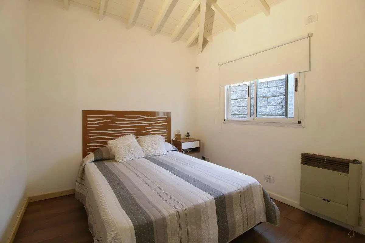 VENTA DE CASA CON PILETA -TRUJUI MORENO 5