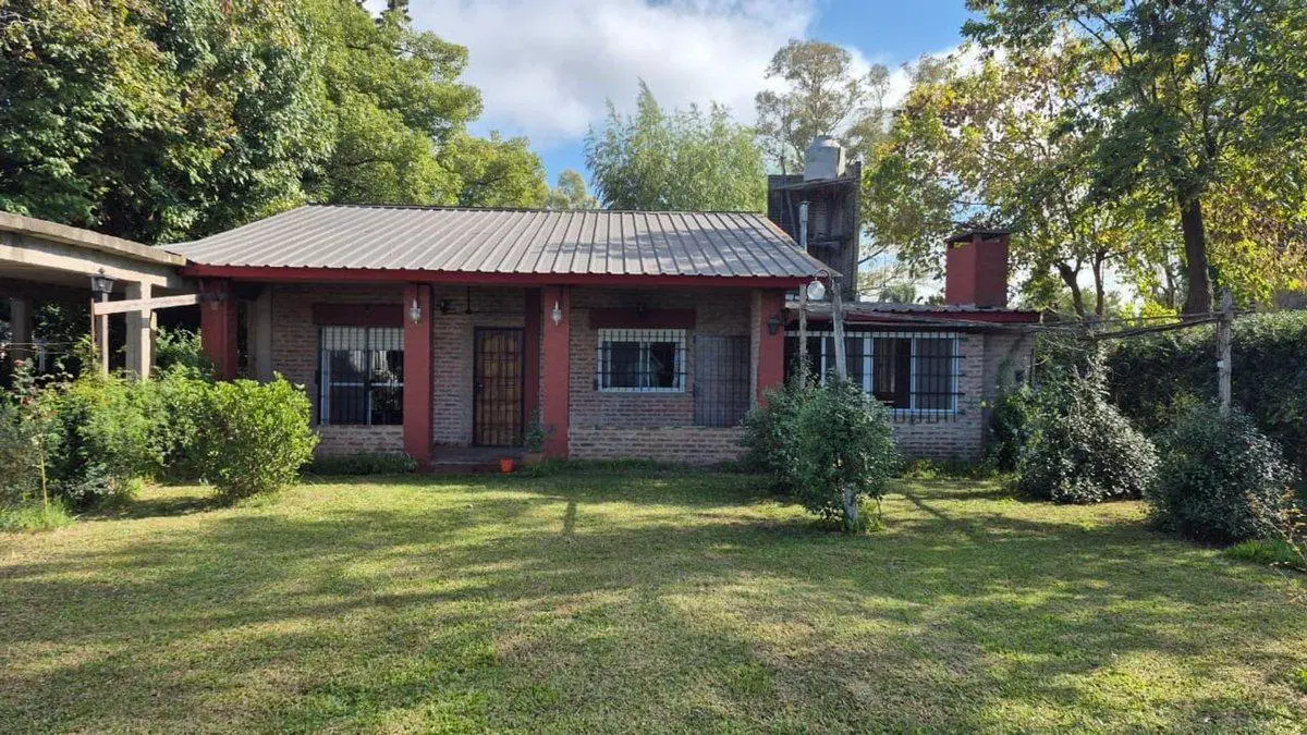 VENTA CASA QUINTA EN EZEIZA -AMPLIO LOTE Y QUINCHO 2