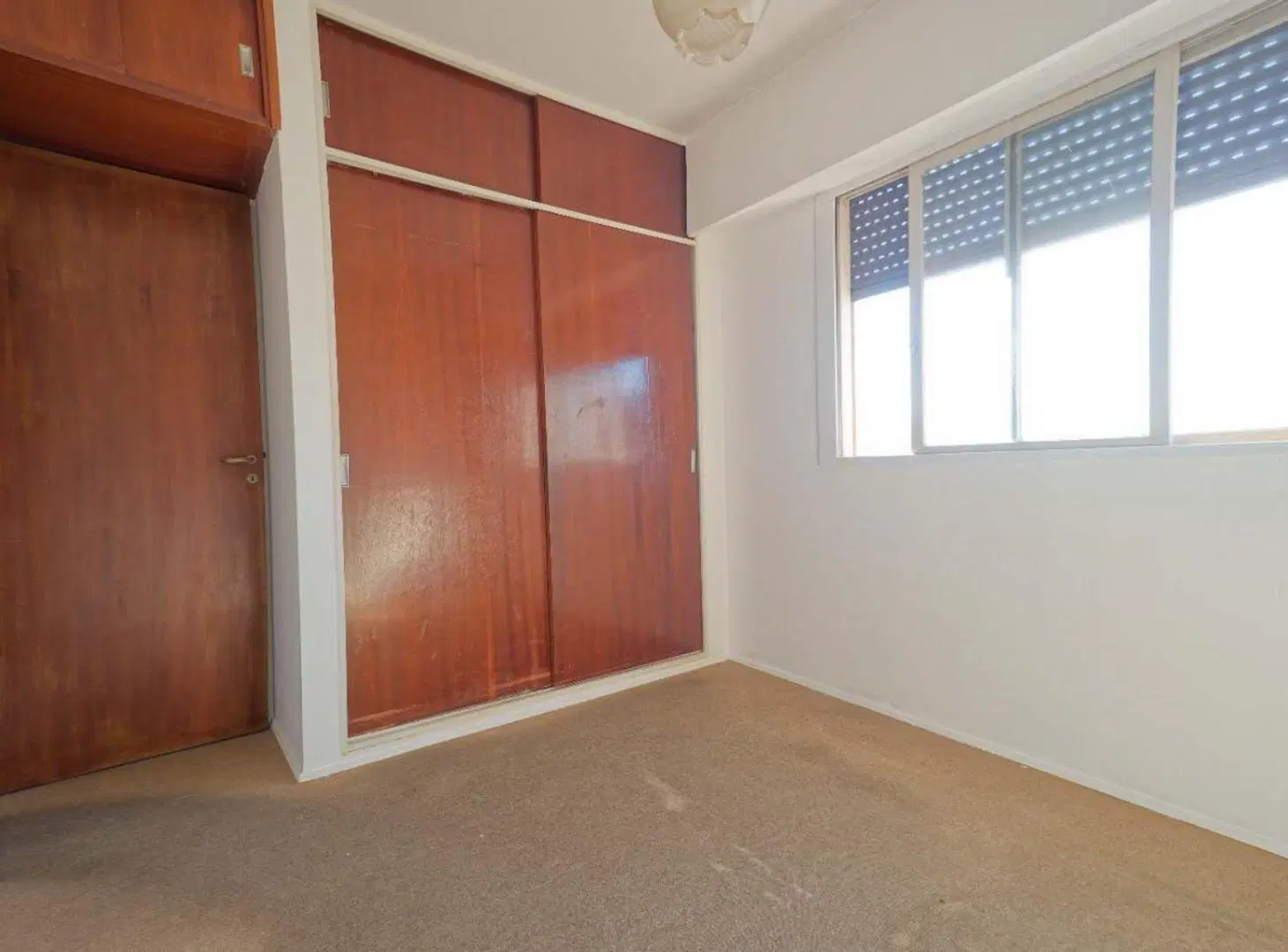 VENTA DE 3 AMBIENTES PISO ALTO RECOLETA 4