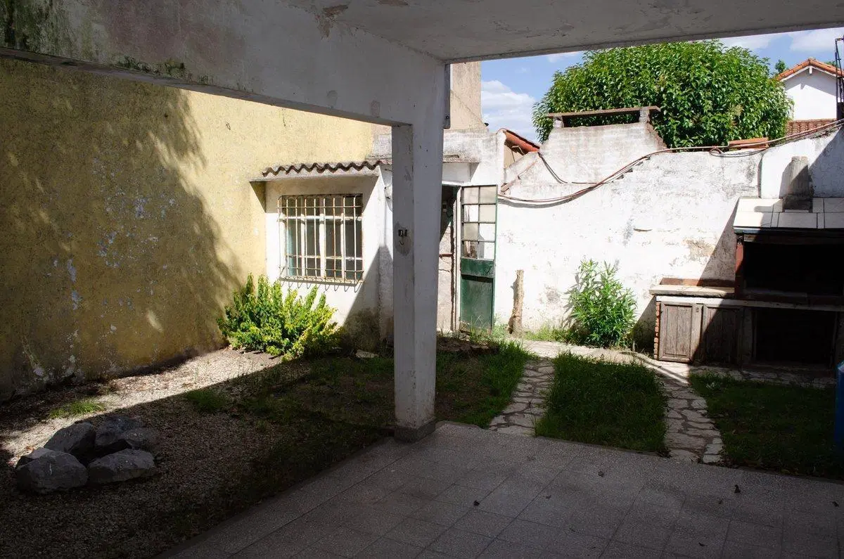 Venta Casa en Cmdte. Franco 50 - Bernal Oeste 4