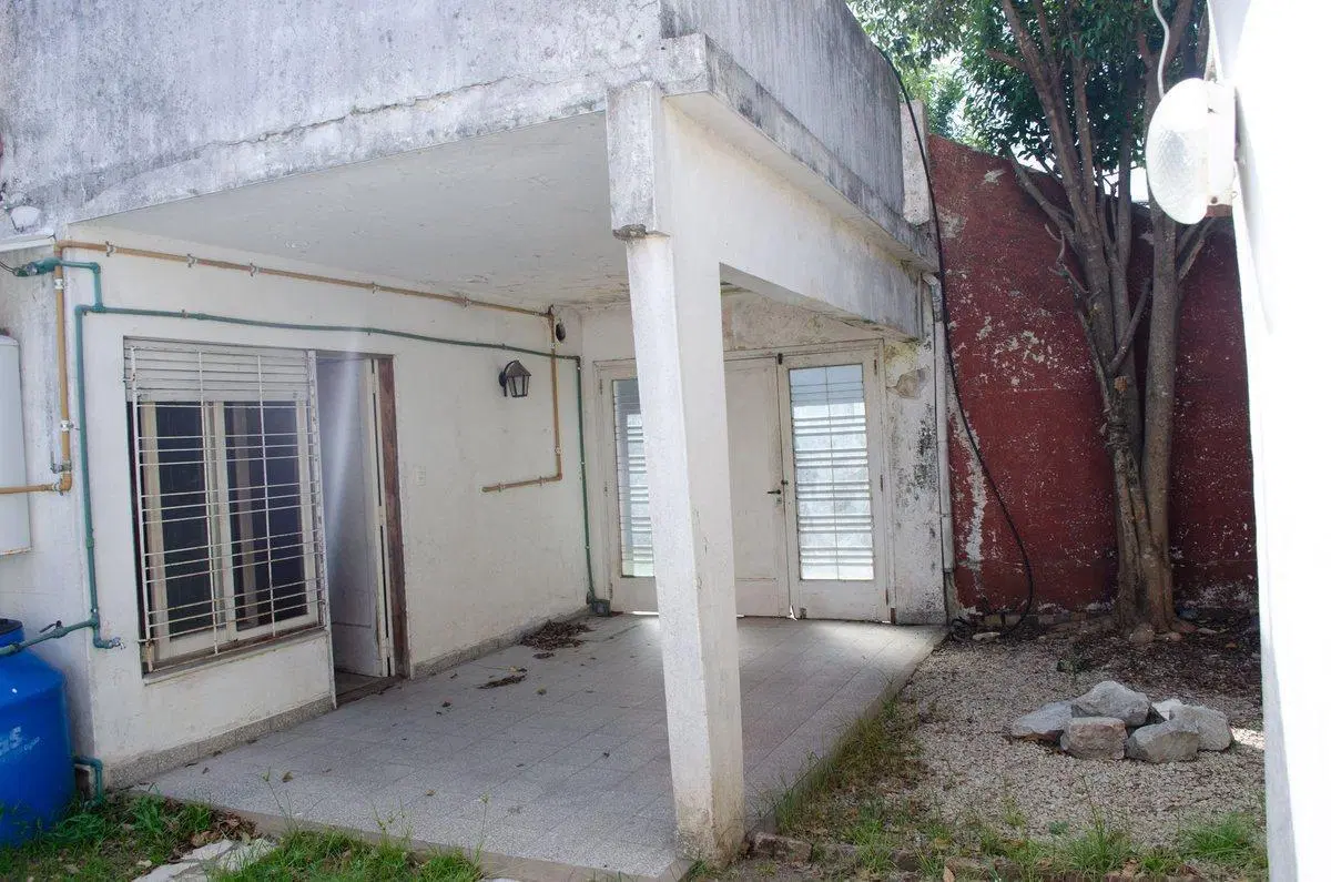 Venta Casa en Cmdte. Franco 50 - Bernal Oeste 3