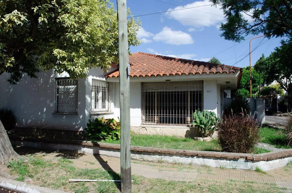 Venta Casa en Cmdte. Franco 50 - Bernal Oeste 4