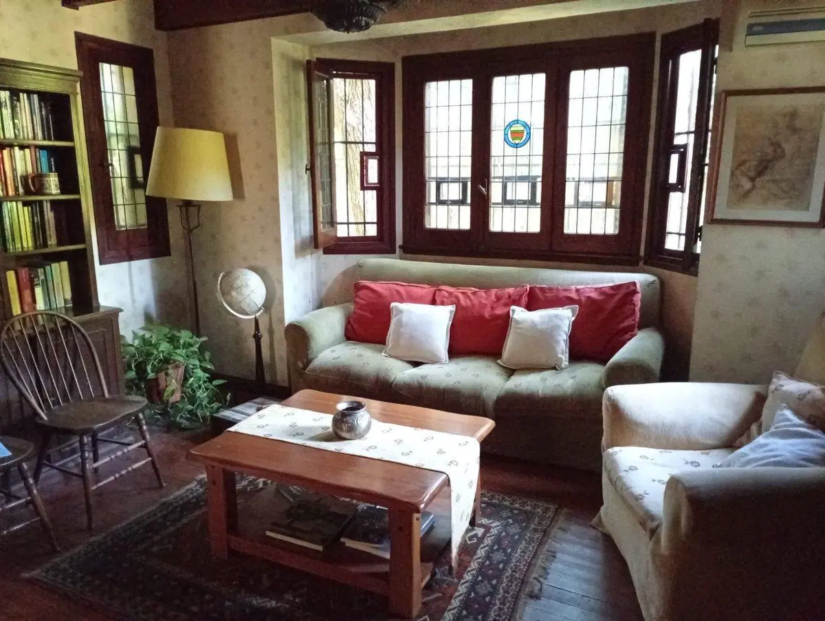 Venta Casa Estilo Inglés en La Lucila 2