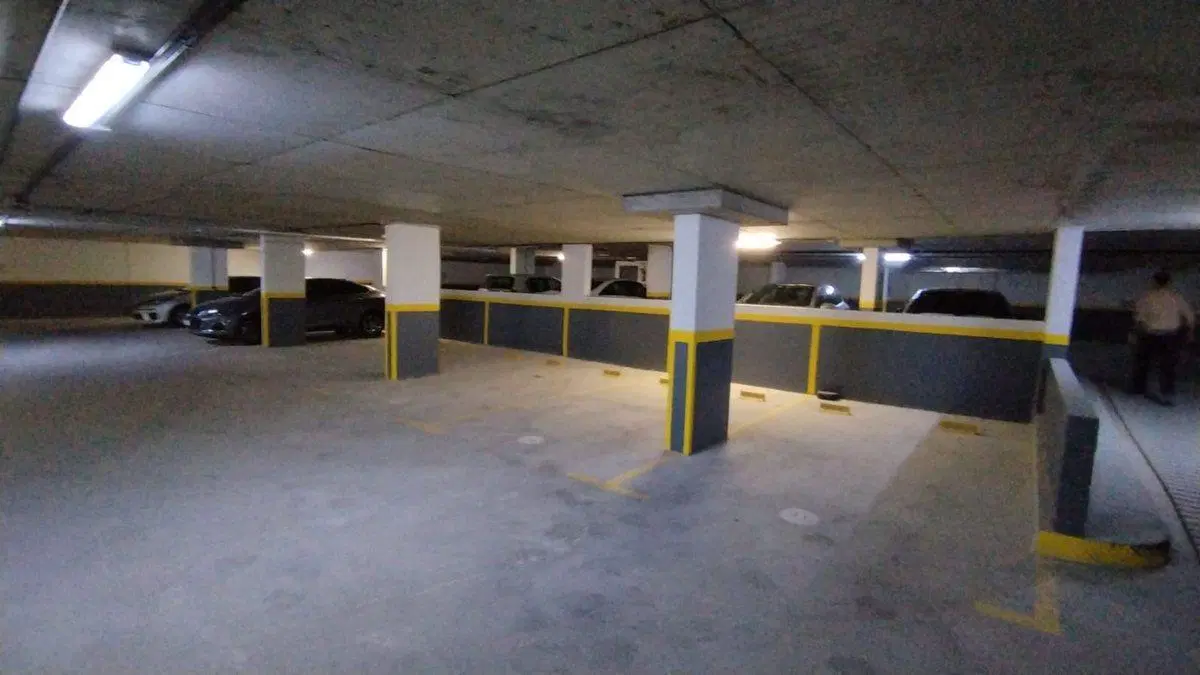 Cochera en Venta - Almagro - Edificio de categoria 2