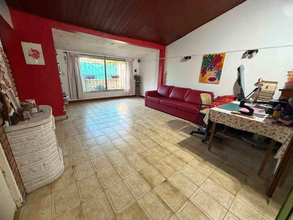 CASA EN VENTA CON GRAN LOTE EN VILLA CELINA 2