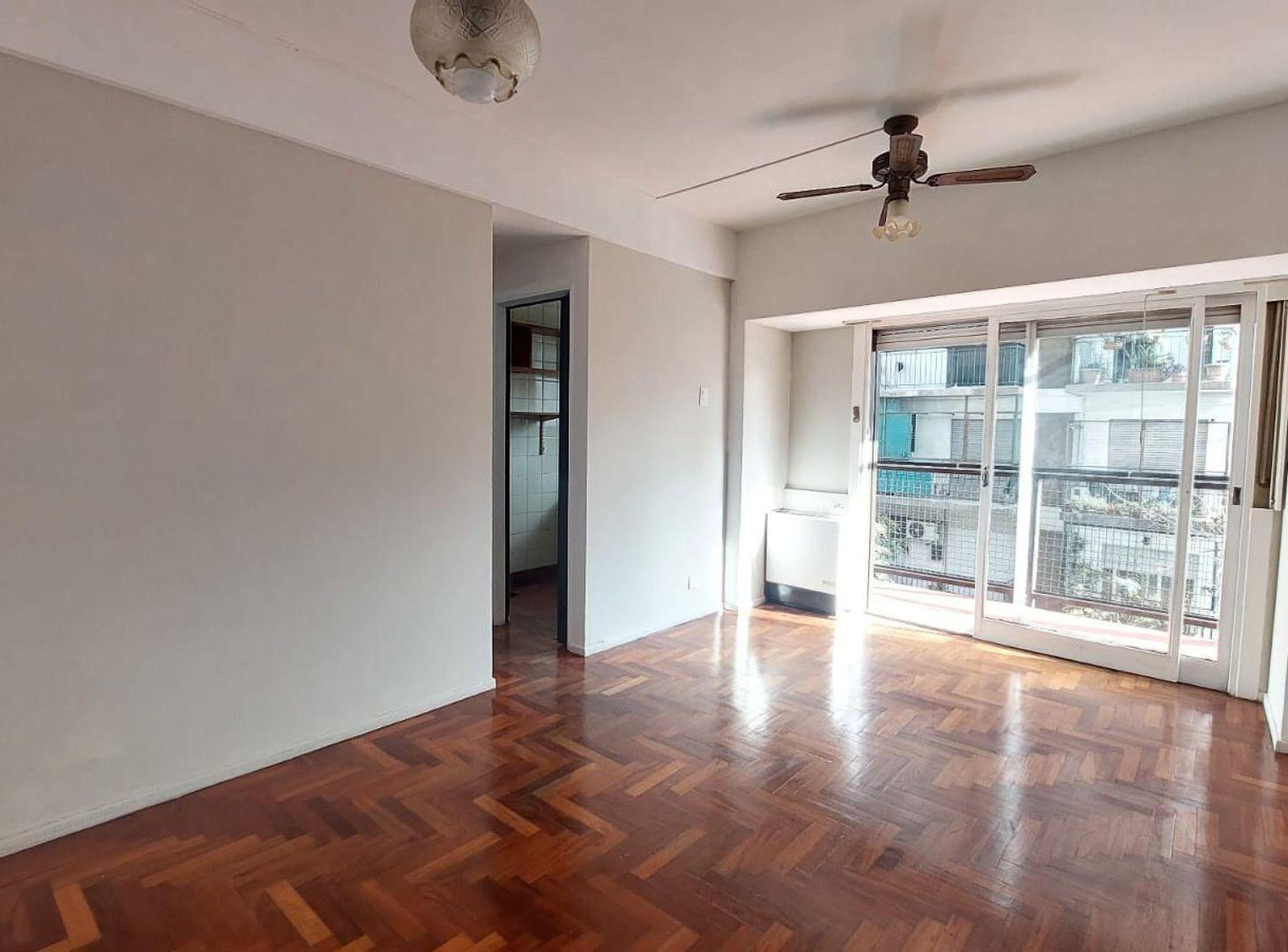 ALQUILER MONOAMBIENTE CON BALCÓN EN BALVANERA