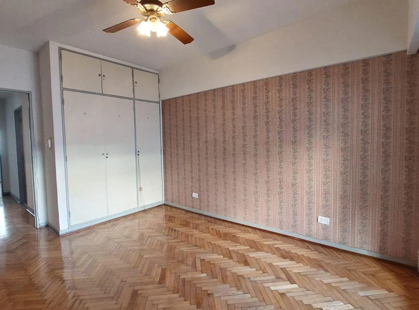 VENTA 4 AMBIENTES CON DEPENDENCIA EN BALVANERA 4