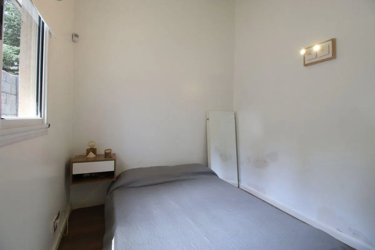 VENTA DE CASA CON PILETA -TRUJUI MORENO 8