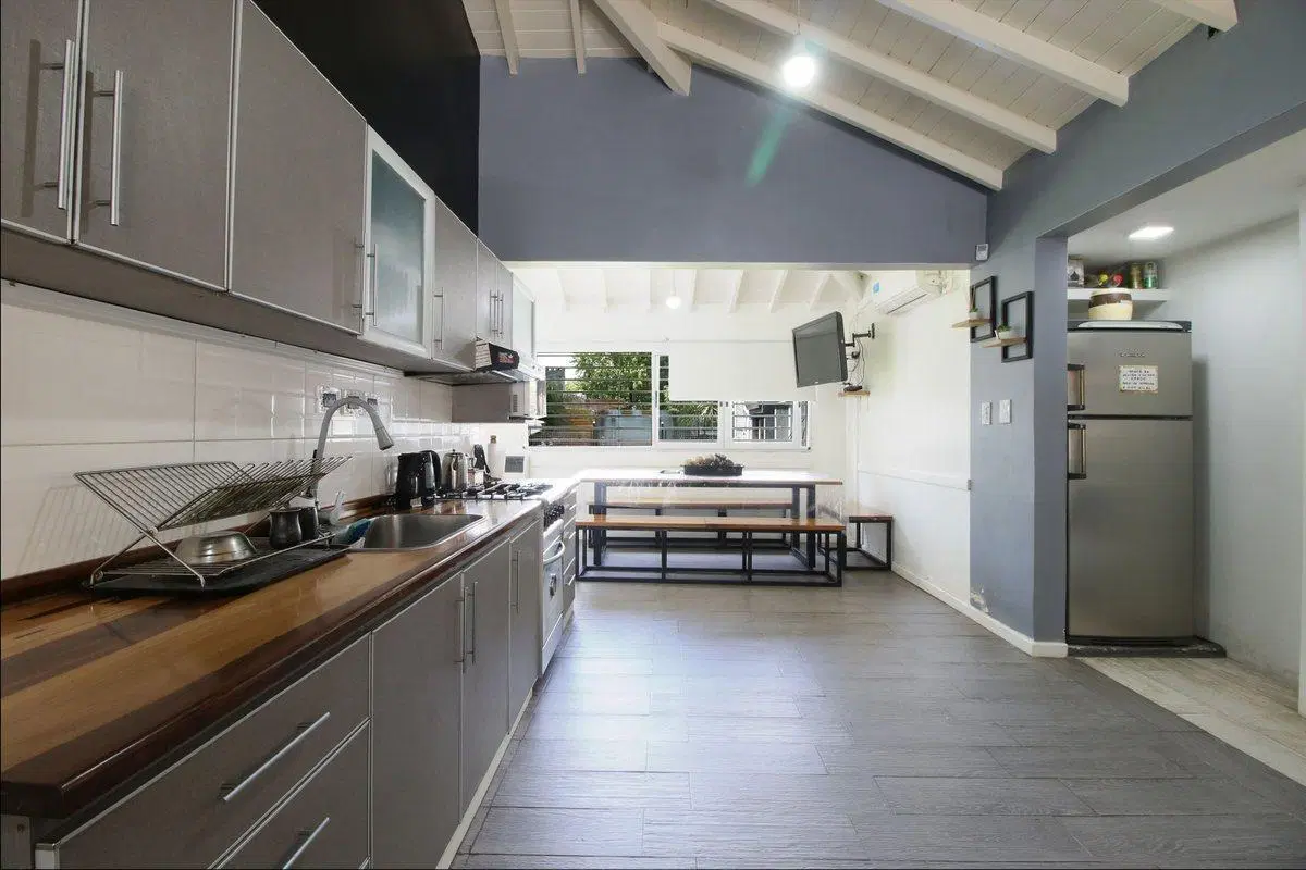 VENTA DE CASA CON PILETA -TRUJUI MORENO 3