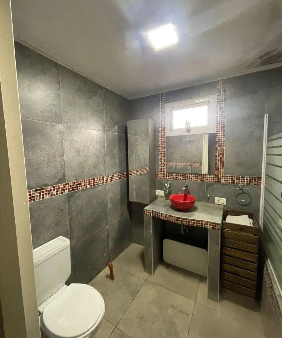 Venta Casa Categoría 5 Ambientes,Jardin y Piscina. 5