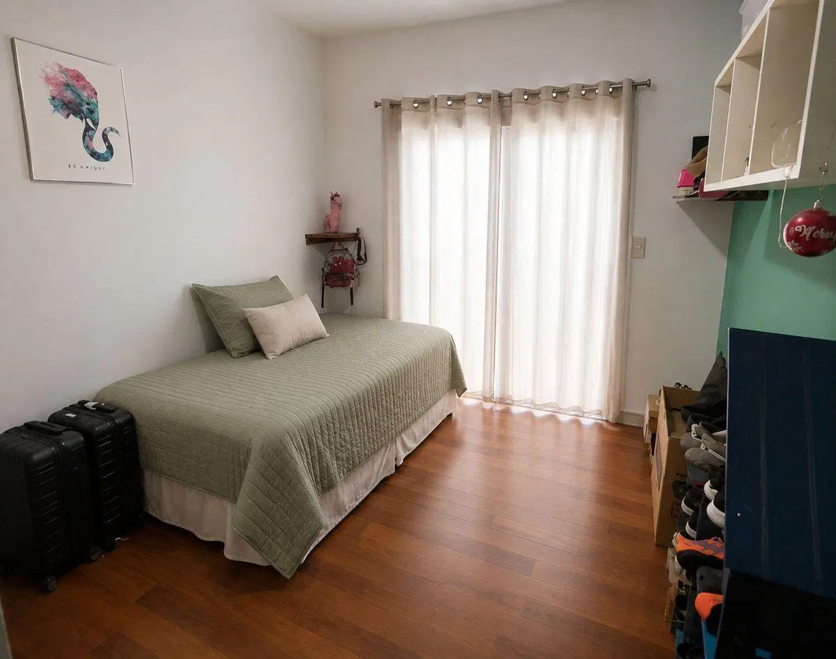 Venta Casa Categoría 5 Ambientes,Jardin y Piscina. 3